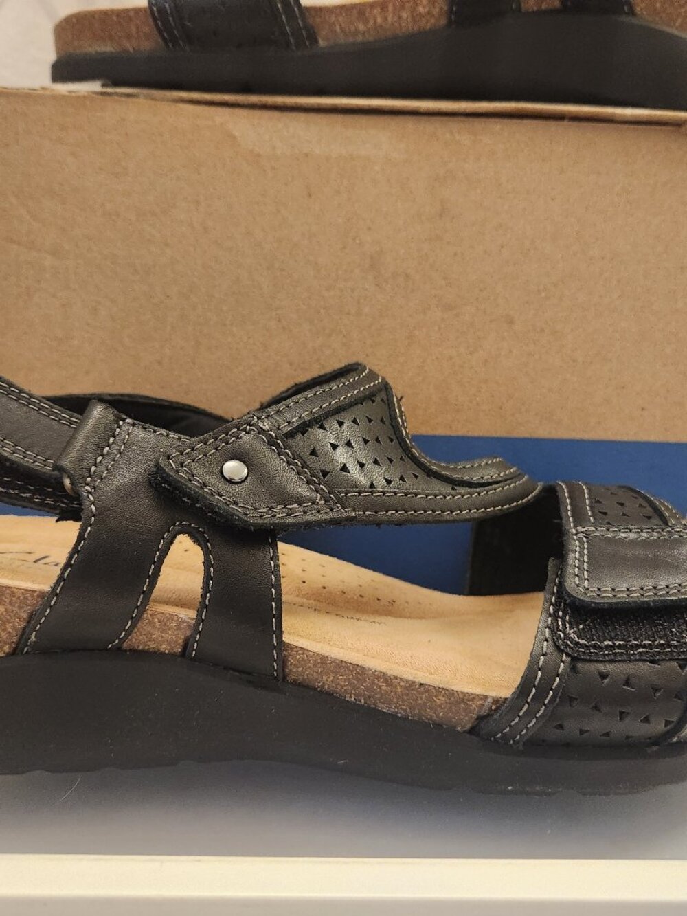 Clarks Calenne Carmen Wedge Sandals. Leather. NIB. Size 8 Wide